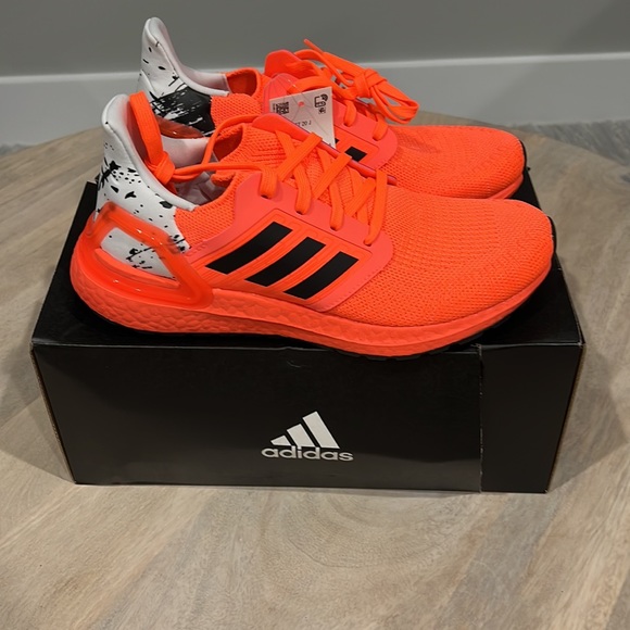 Adidas ULTRABOOST 20 SHOES JUNIOR size 6.5 equivalent to women’s 8.5. - Picture 3 of 7